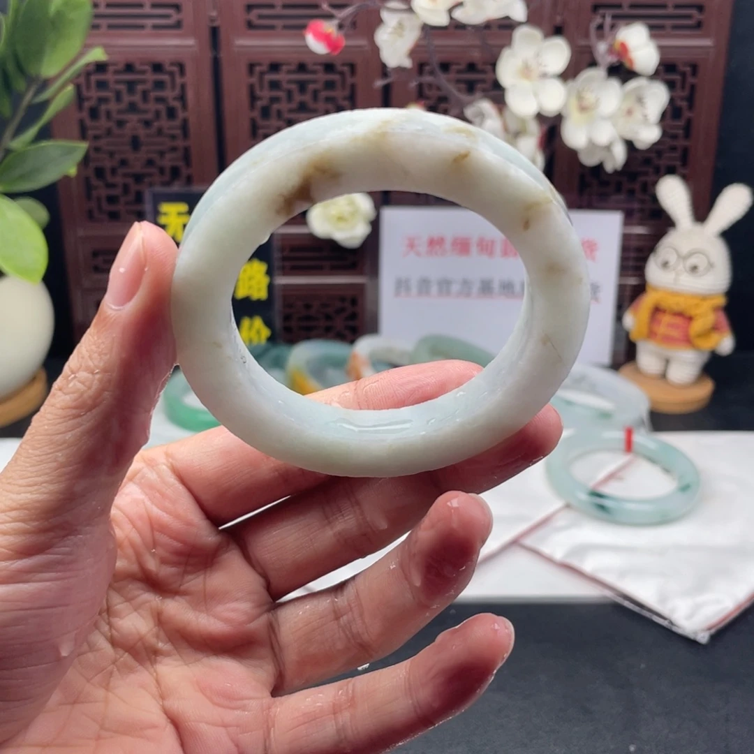 定制翡翠未镶嵌翡翠手镯定制