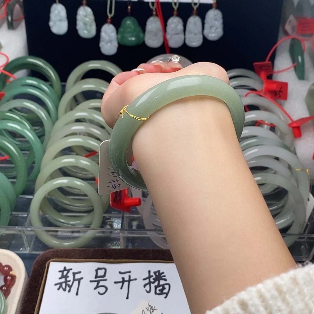 j***y未镶嵌手镯东陵石