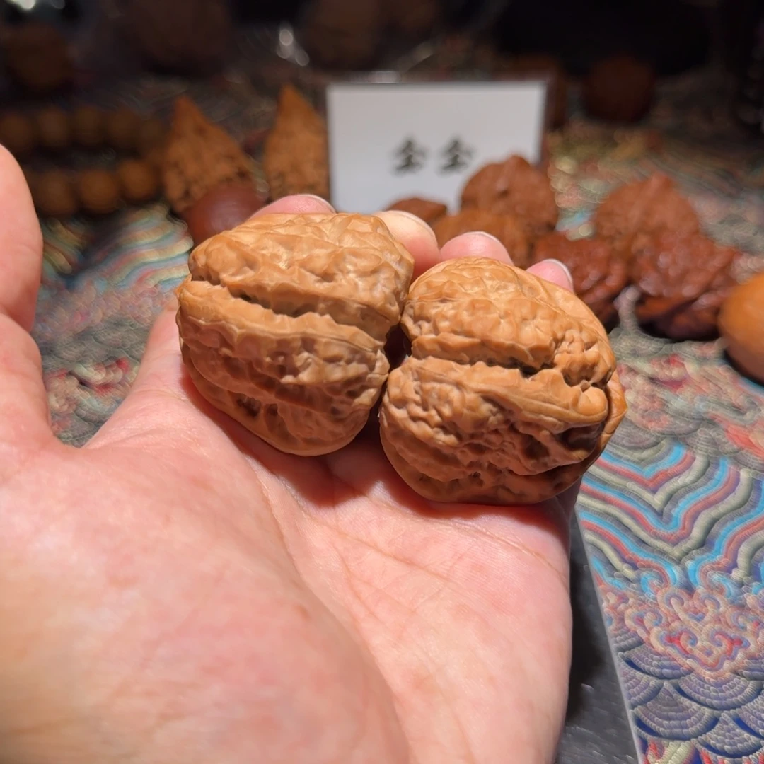 把件核桃821三角蛙，尺寸44 47 40