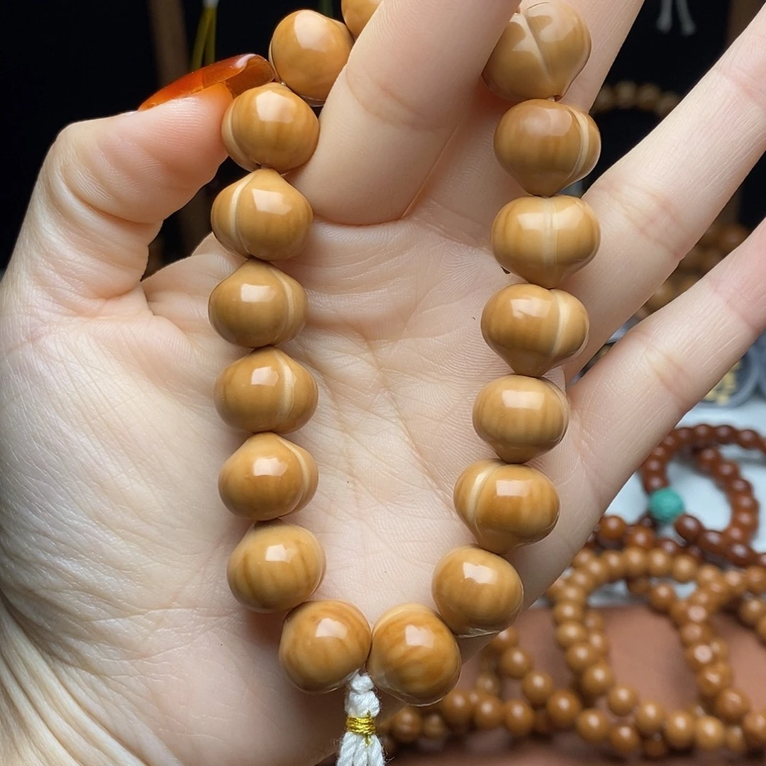 猴头核桃吊坠屁桃