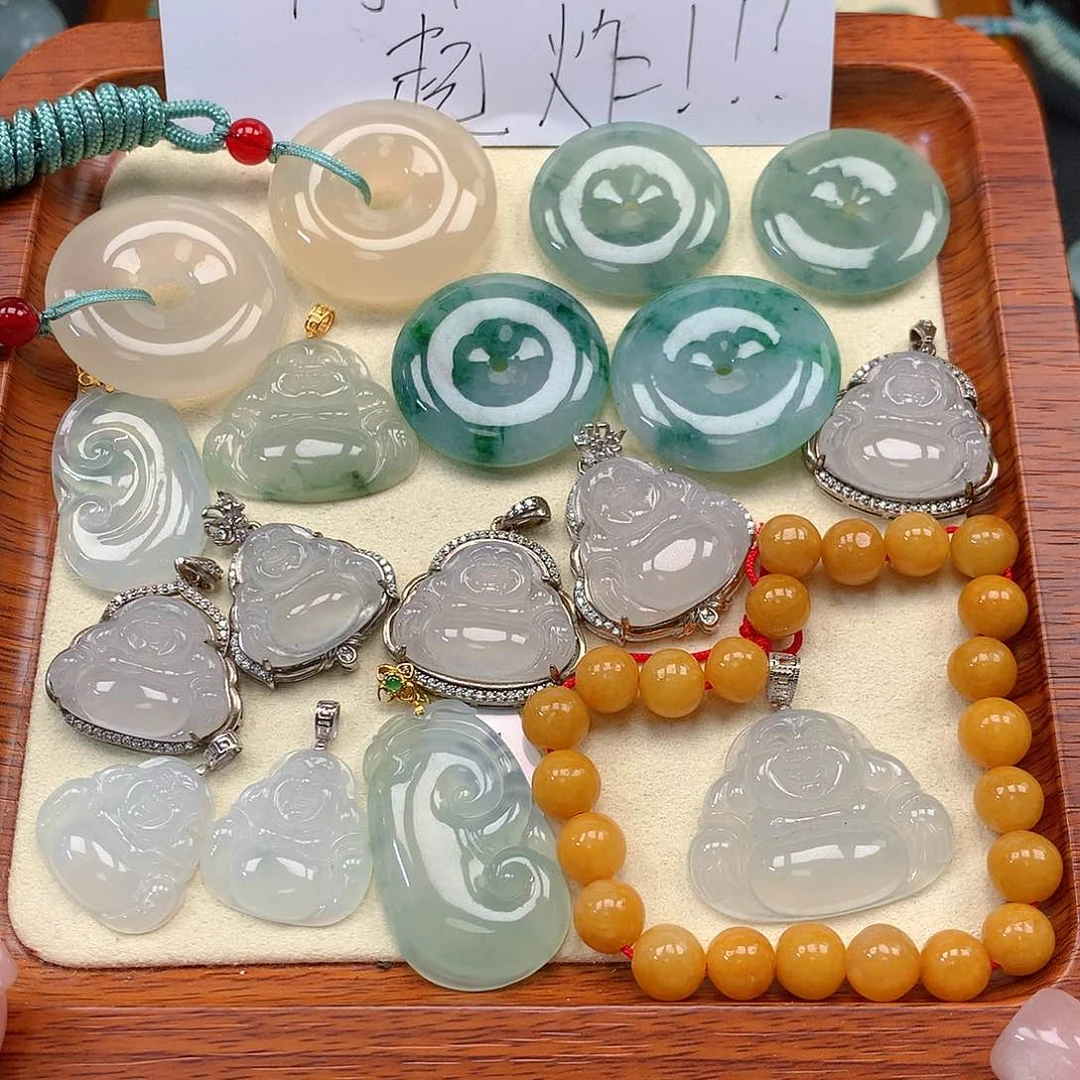 翡翠未镶嵌颈饰翡翠