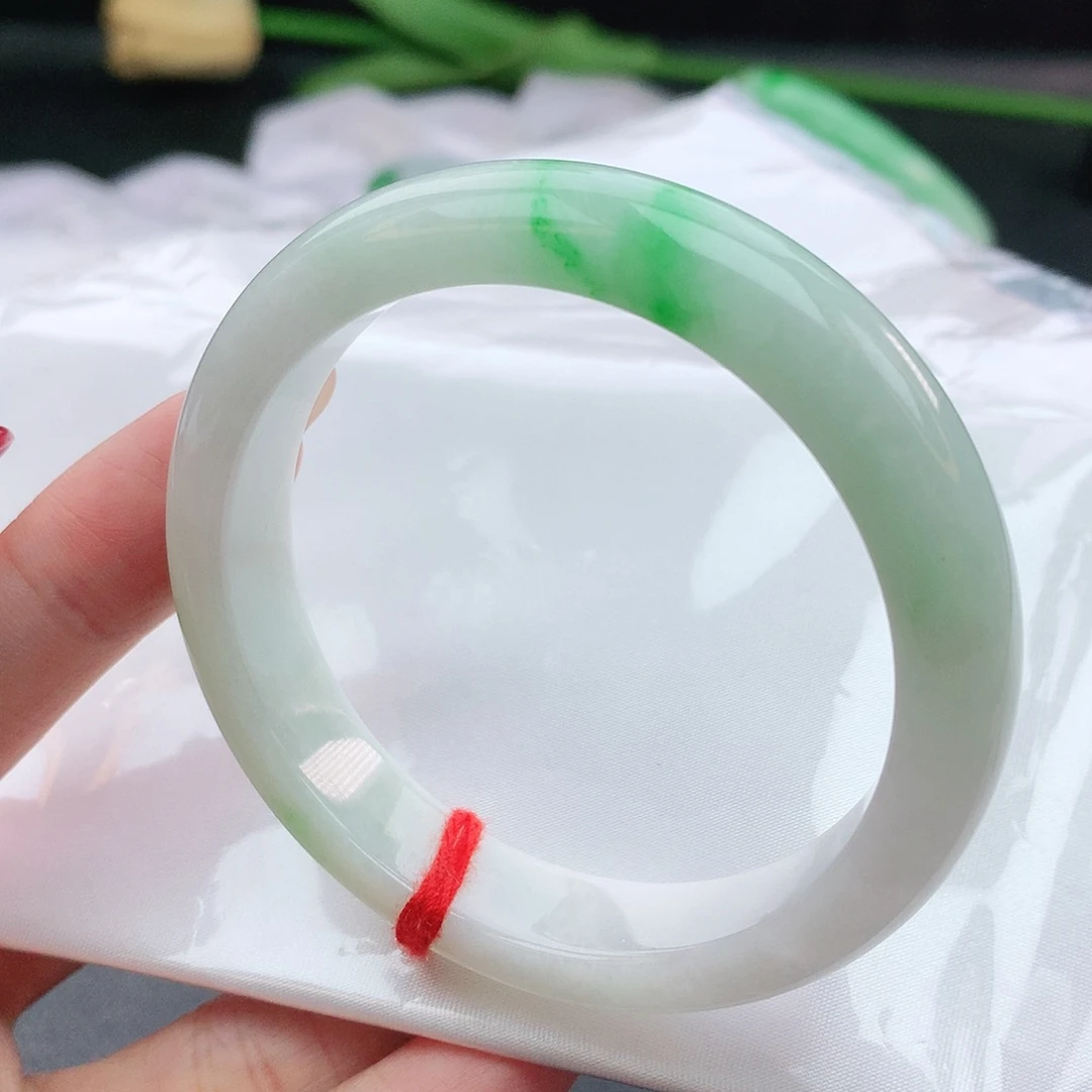 翡翠手镯未镶嵌54圈口480344