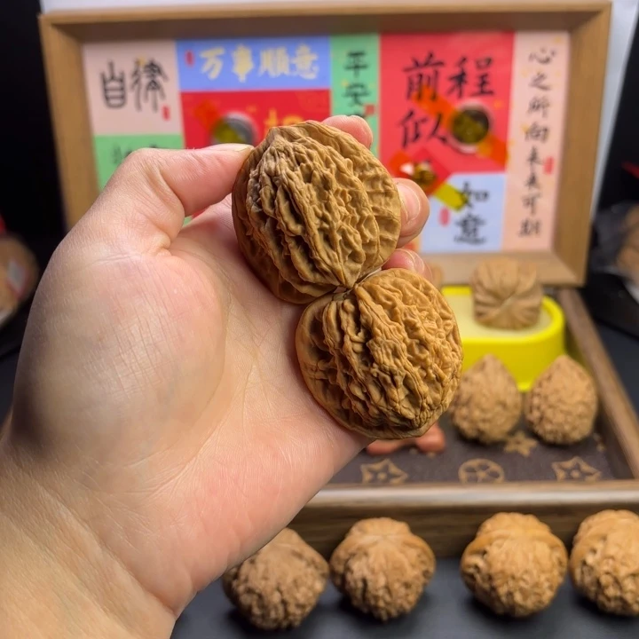 把件文玩核桃全品麦穗虎头42