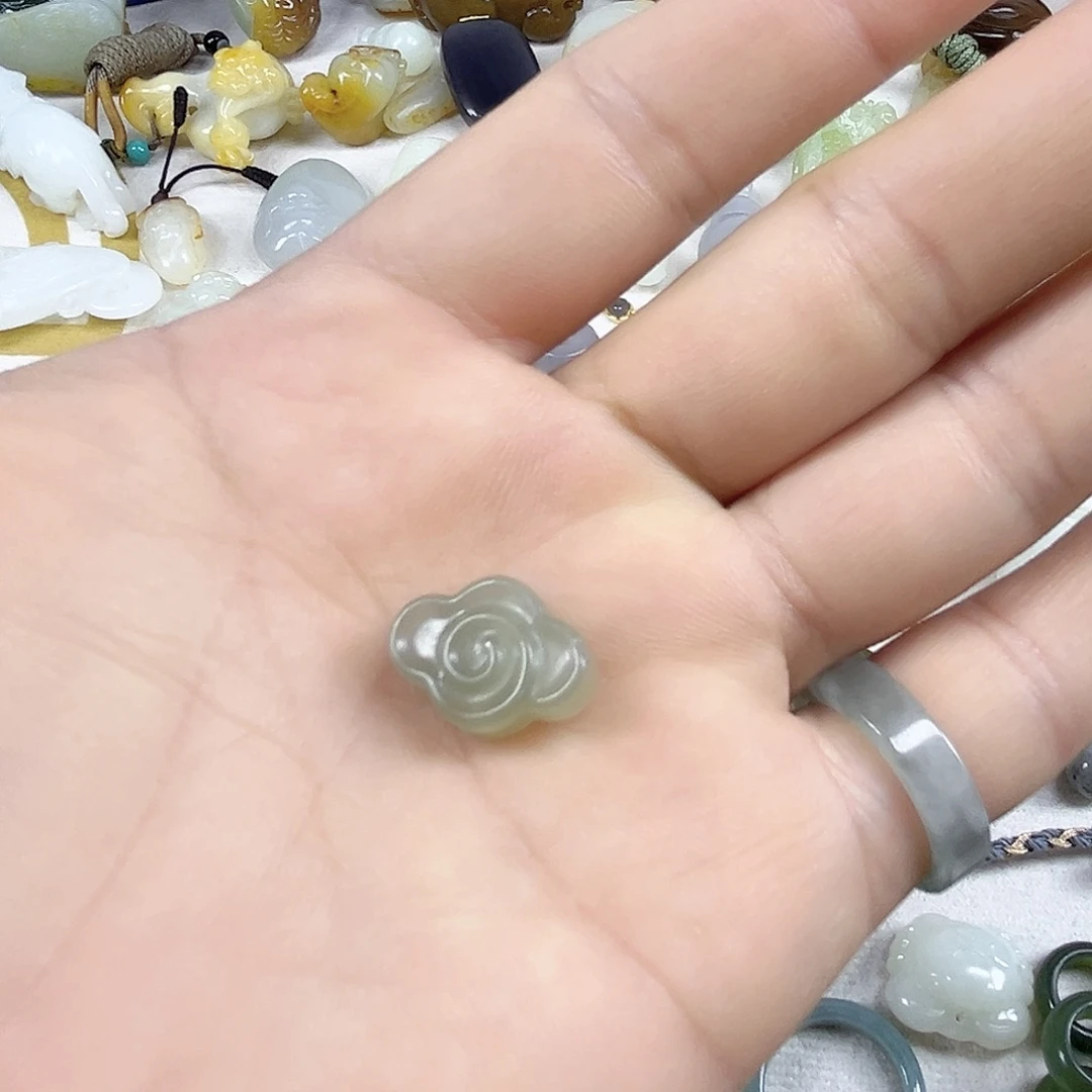 颈饰未镶嵌和田玉（糖玉）美*