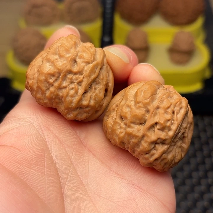 吊坠文玩核桃37红皮蛤莫头