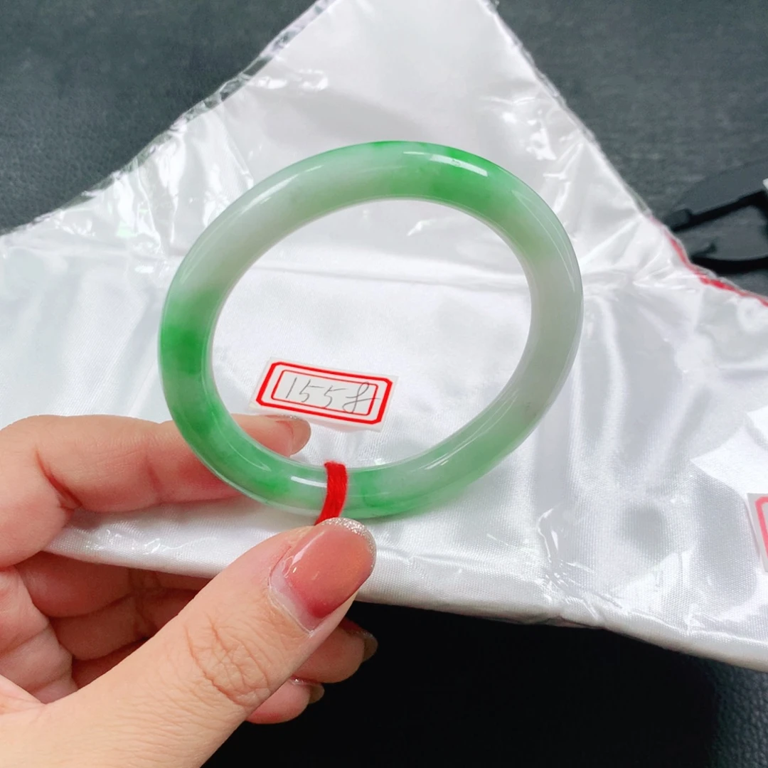 翡翠未镶嵌手镯（贵妃镯）03