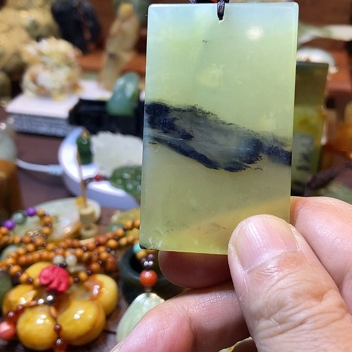 蛇纹石玉未镶嵌珠宝奇石