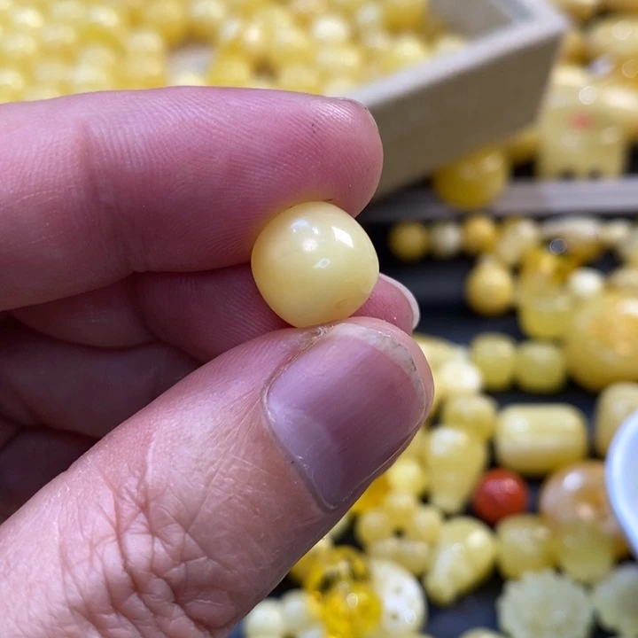 未镶嵌琥珀裸石吾*天然原矿蜜蜡老型