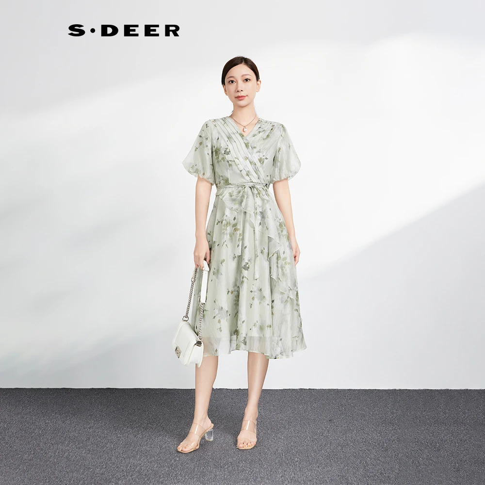 S·DEER圣迪奥女装气质轻奢碎花印花V领显瘦时尚连衣裙S242Z12M8