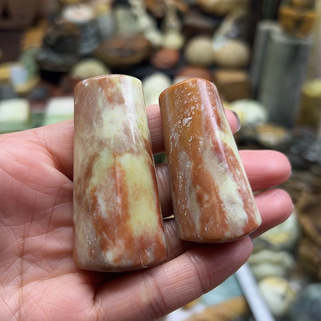 岫玉未镶嵌颈饰辽阳料两个一起有瑕