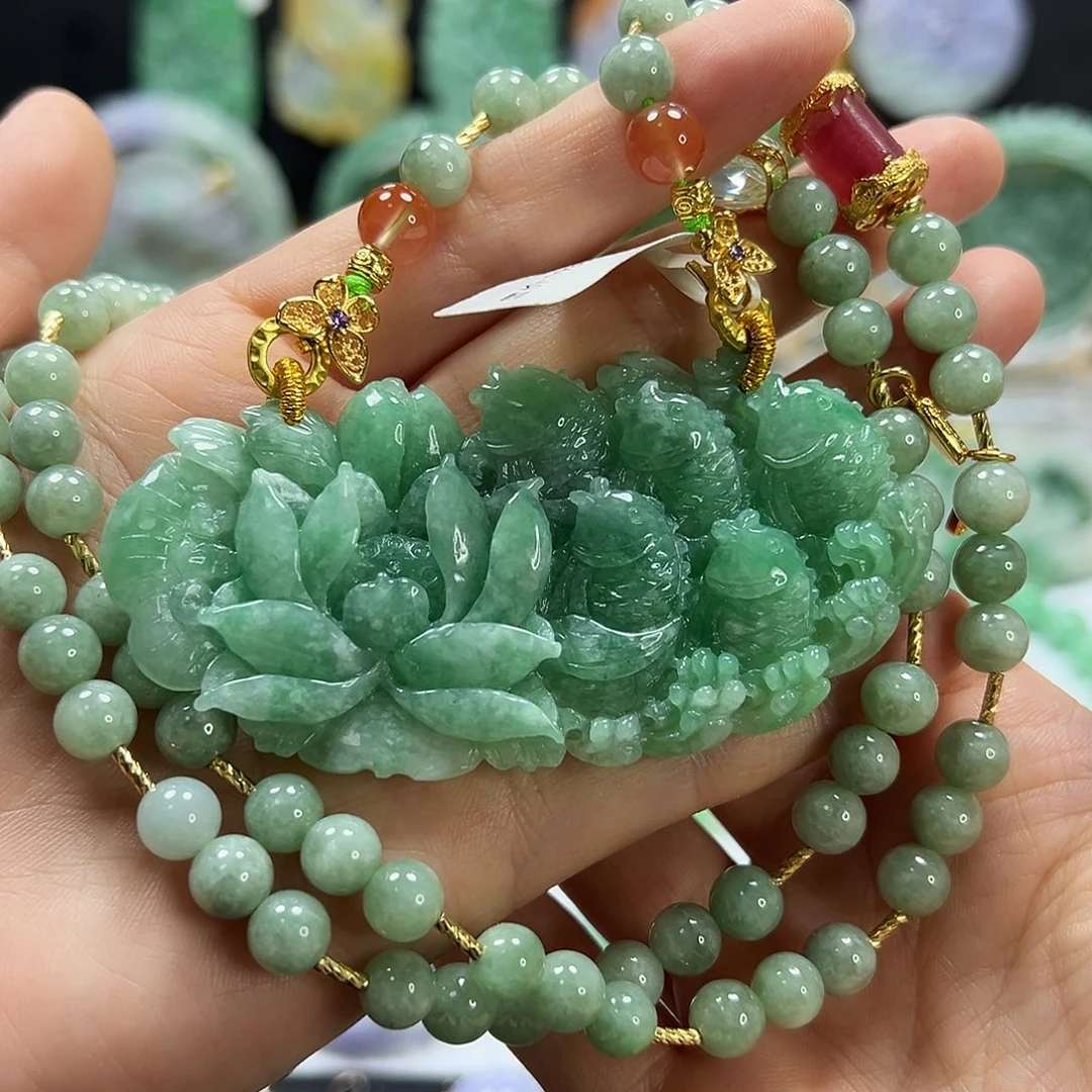 翡翠未镶嵌颈饰吊坠