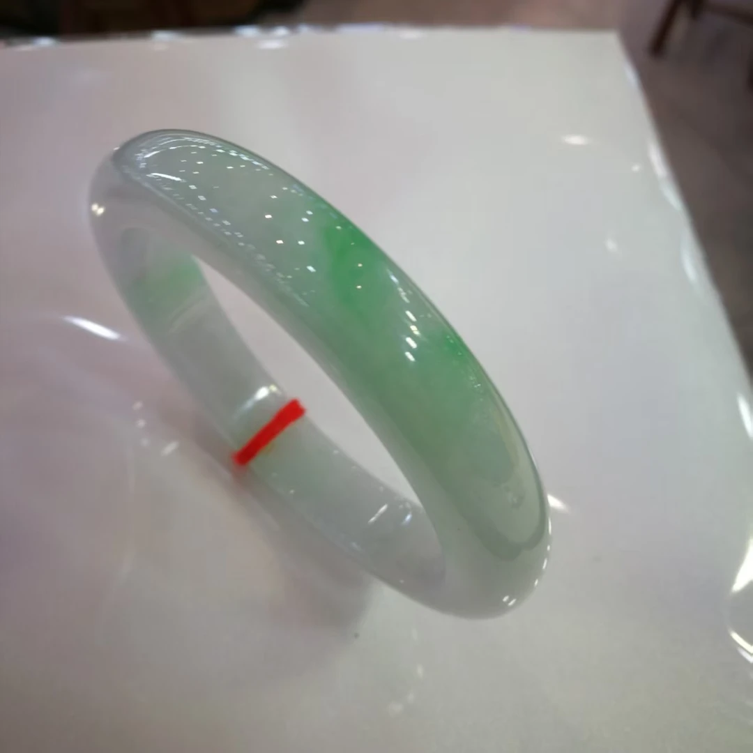 天然A货翡翠，阳绿手镯