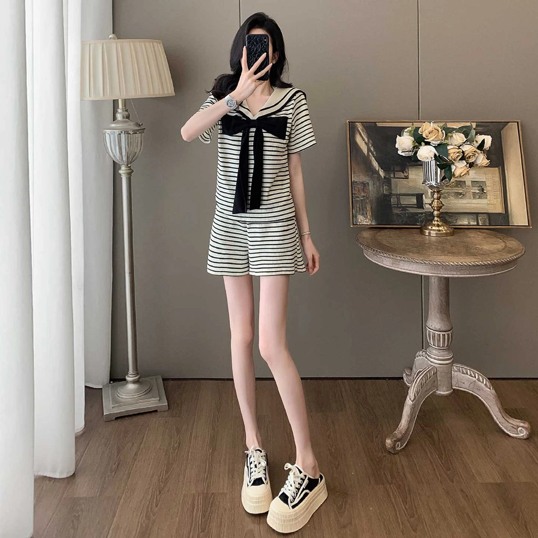 时尚洋气黑白条纹套装女夏季新款海军领蝴蝶结短袖上衣短裤两件套