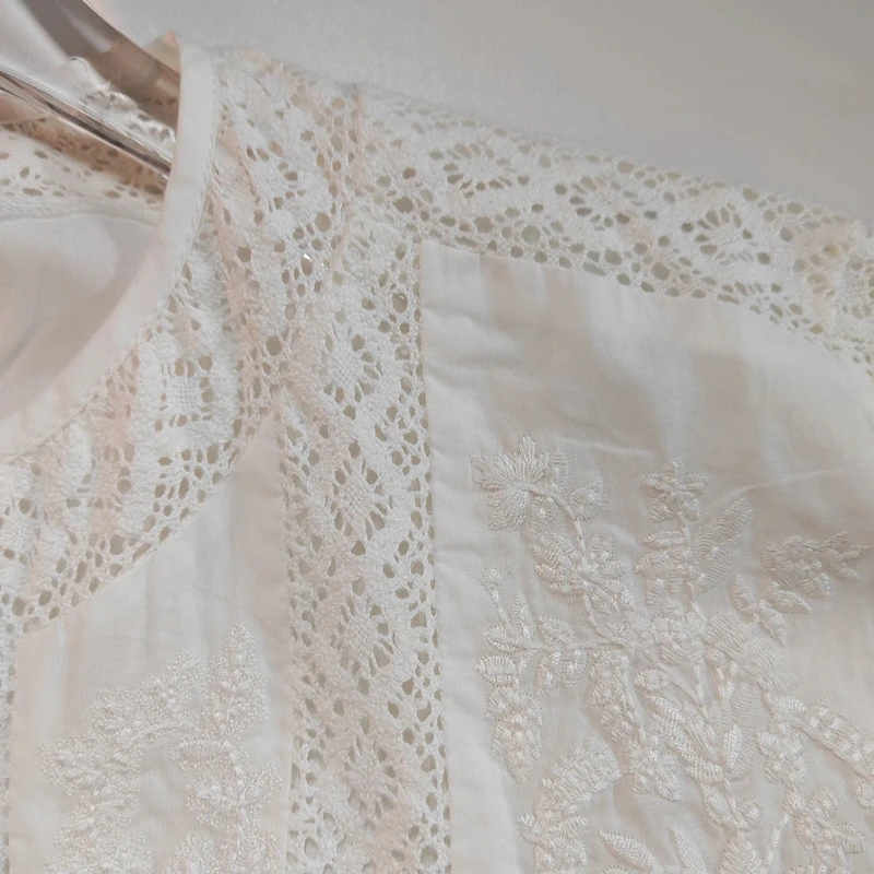 水木年华  ！M1495百搭绣花设计白色衬衫前长68.5后长74 款号DZ062