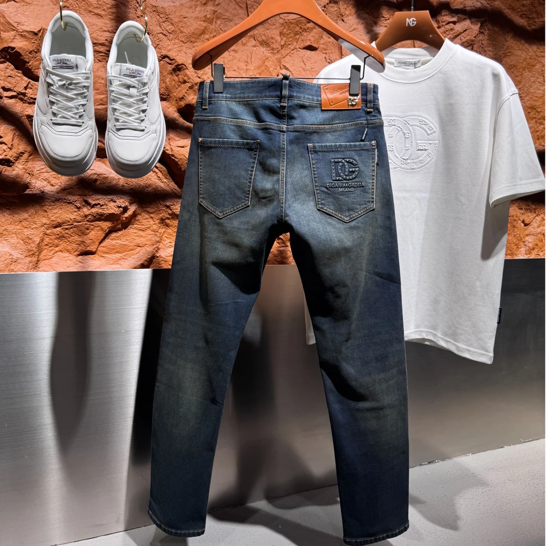 迪噶雅DG 12528C033-20男士秋季新款后兜字母蓝色牛仔裤休闲时尚