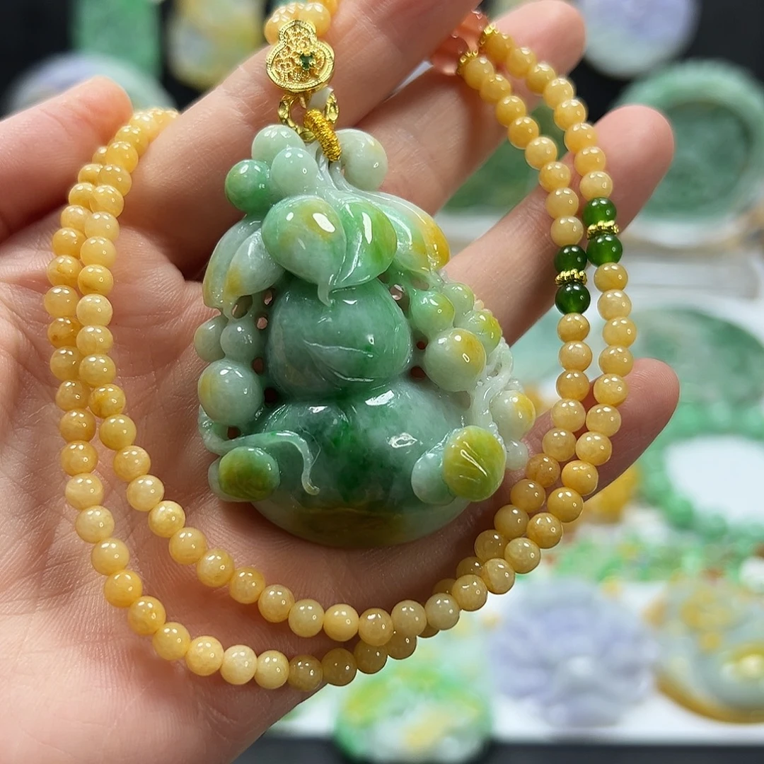 翡翠未镶嵌颈饰吊坠