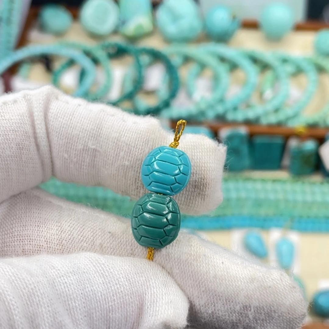 绿松石未镶嵌挂件