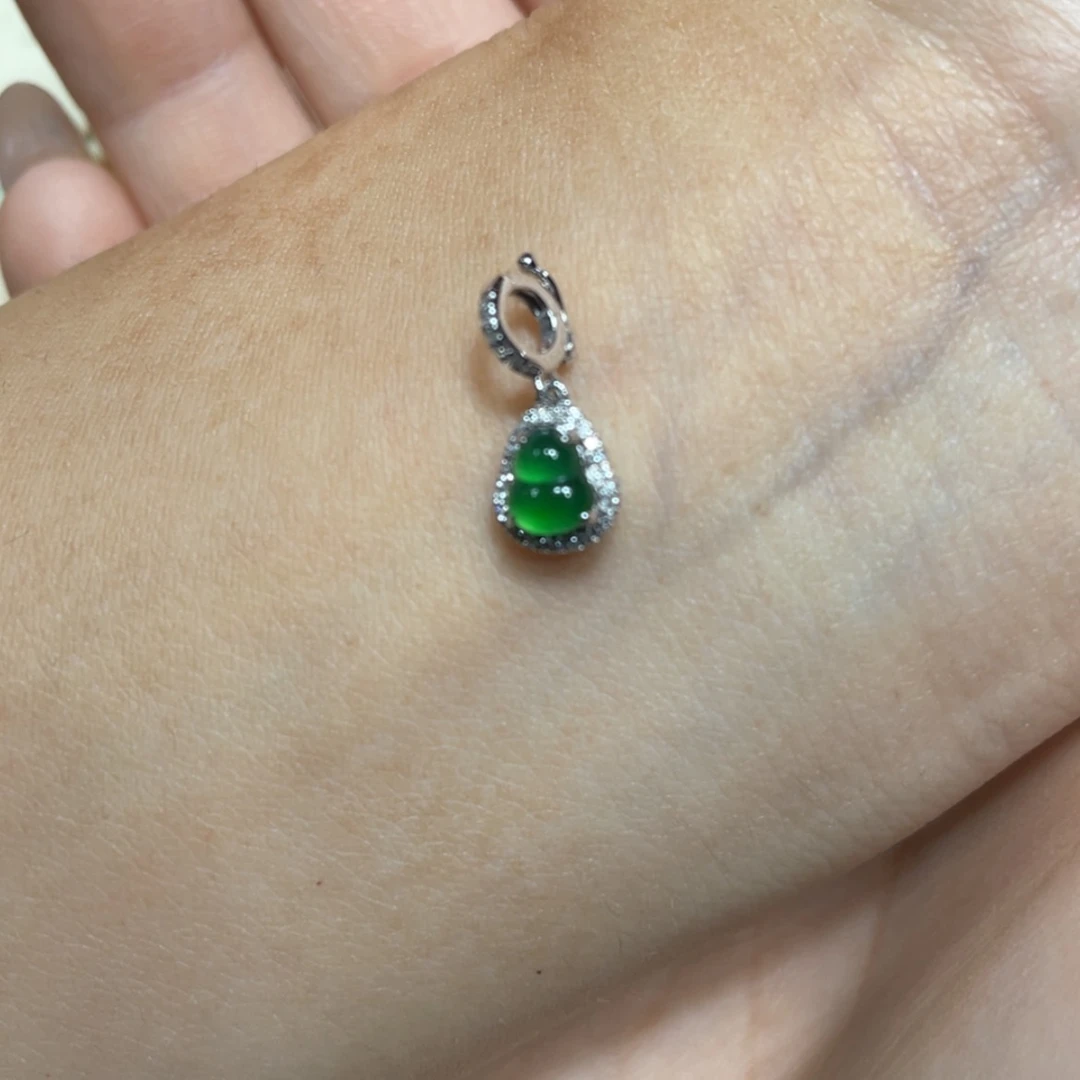 【闪购商品】翡翠吊坠(不含链)18K金镶嵌