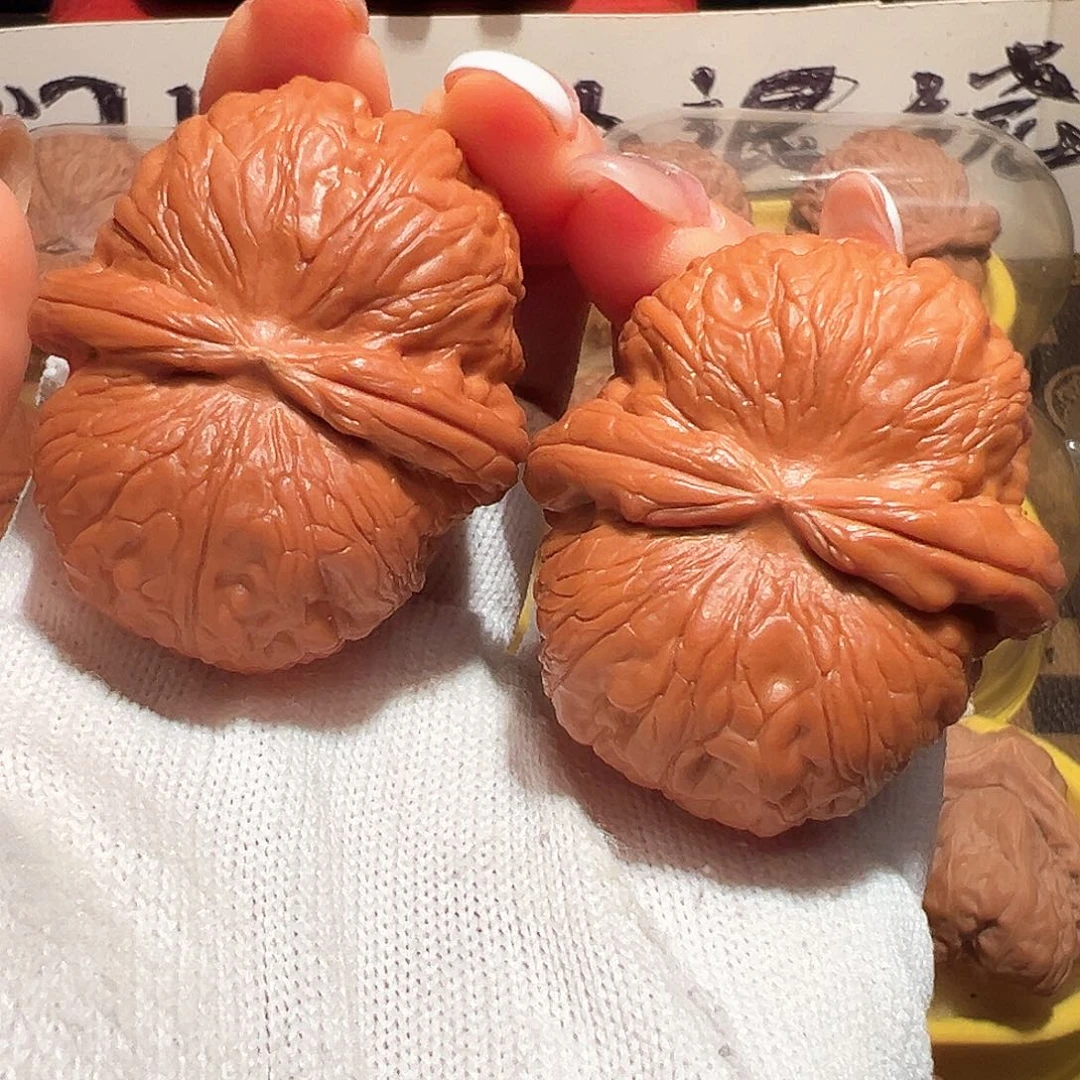 吊坠桃核42全品大粗筋 有点水尖