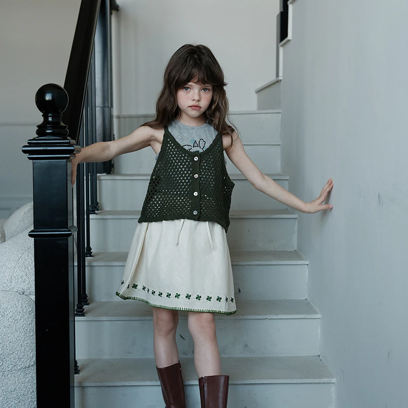 史豌豆女童墨绿针织镂空背心 Y4283