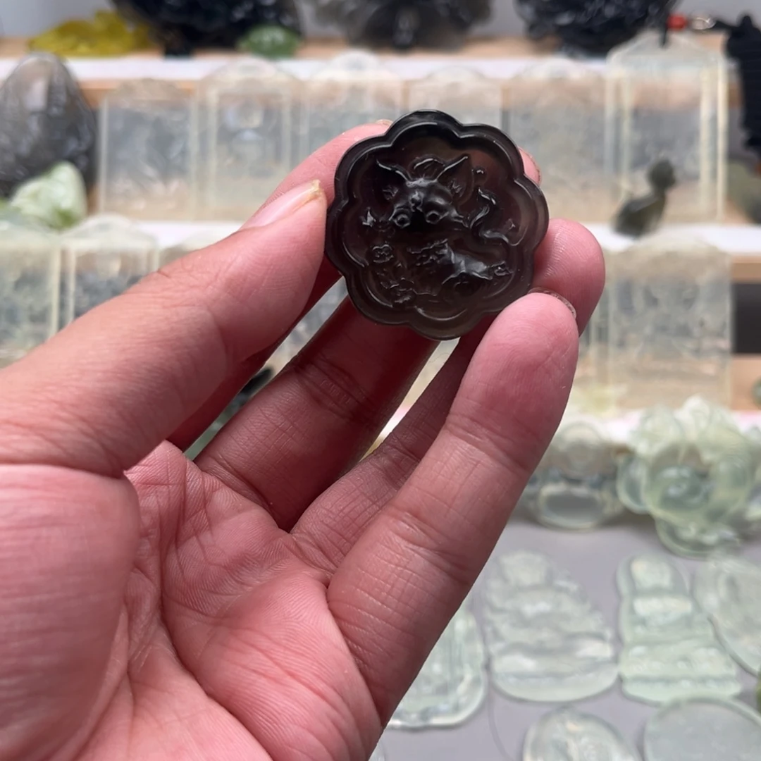 未镶嵌蛇纹石玉颈饰