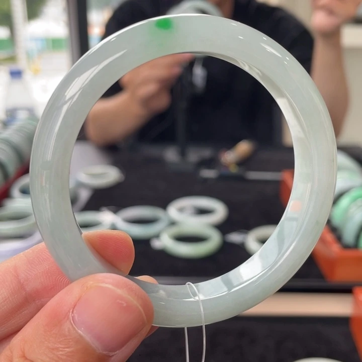 翡翠未镶嵌手镯58