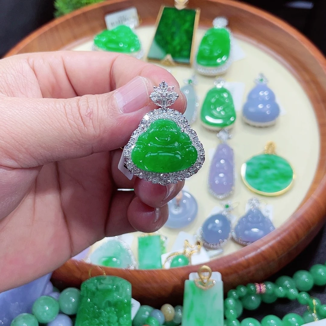 翡翠吊坠(不含链)18K金镶嵌