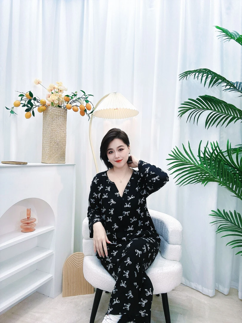 初初家大码秋冬女蝴蝶结套装柔软舒适加肥加大家居服女士长袖v领