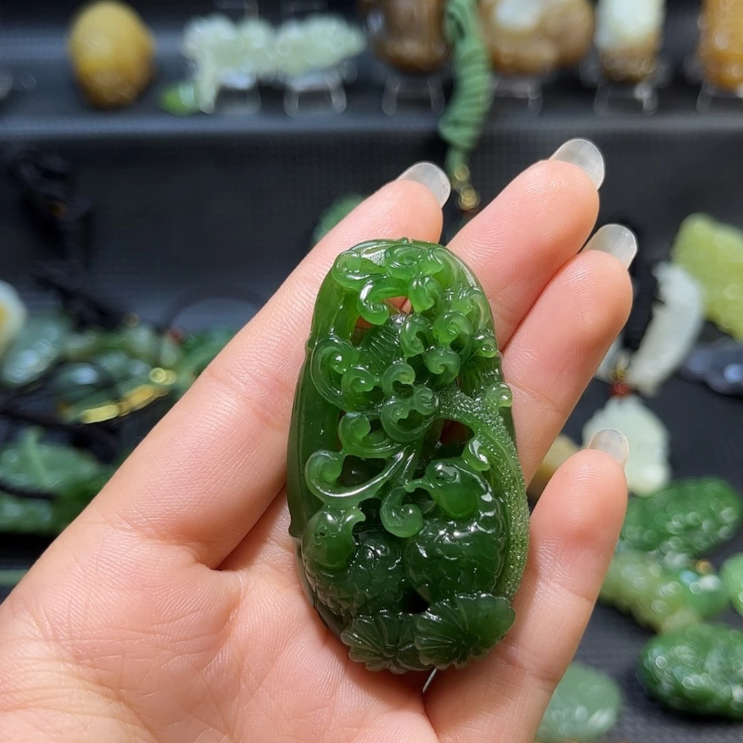 *****和田玉未镶嵌颈饰