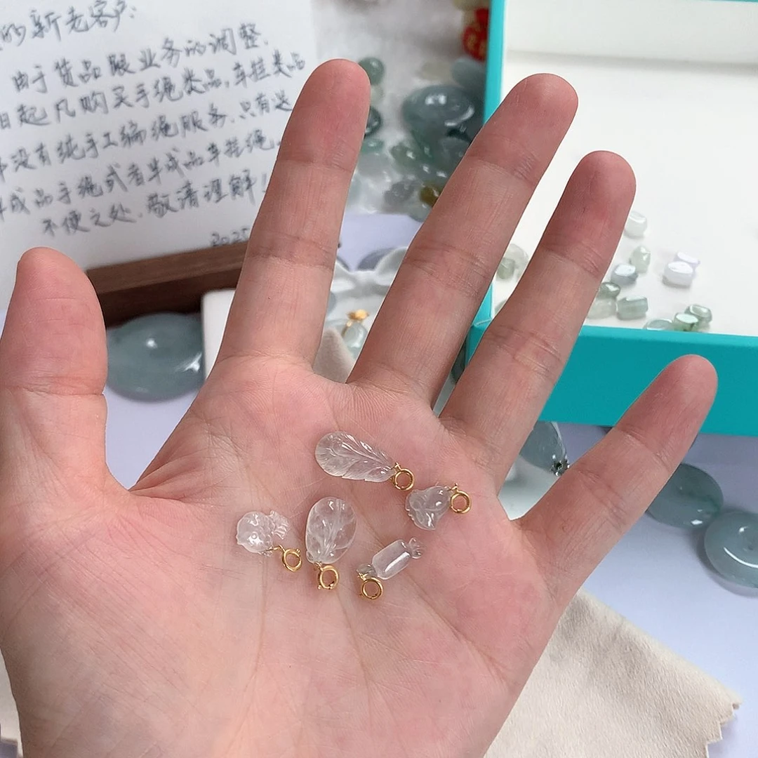 翡翠未镶嵌颈饰小****吨扣头