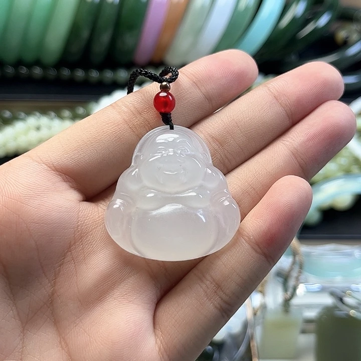 颈饰未镶嵌石英质玉