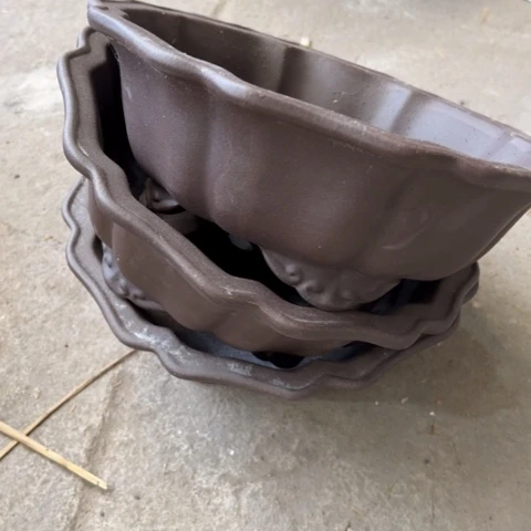 紫砂花盆100-3。       27-10