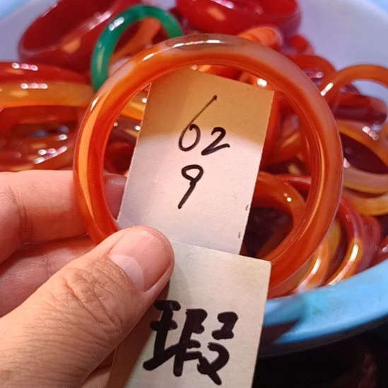 玛瑙/玉髓未镶嵌手镯