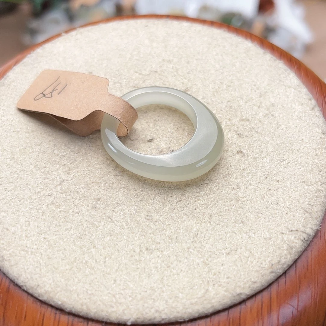 和田玉戒指未镶嵌Q21馒头片16.4不退换