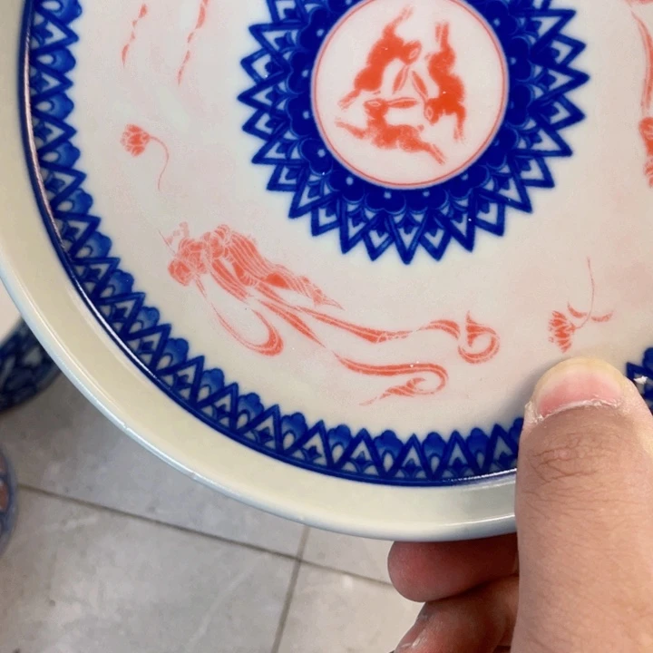 瓷片飞天壶承微瑕
