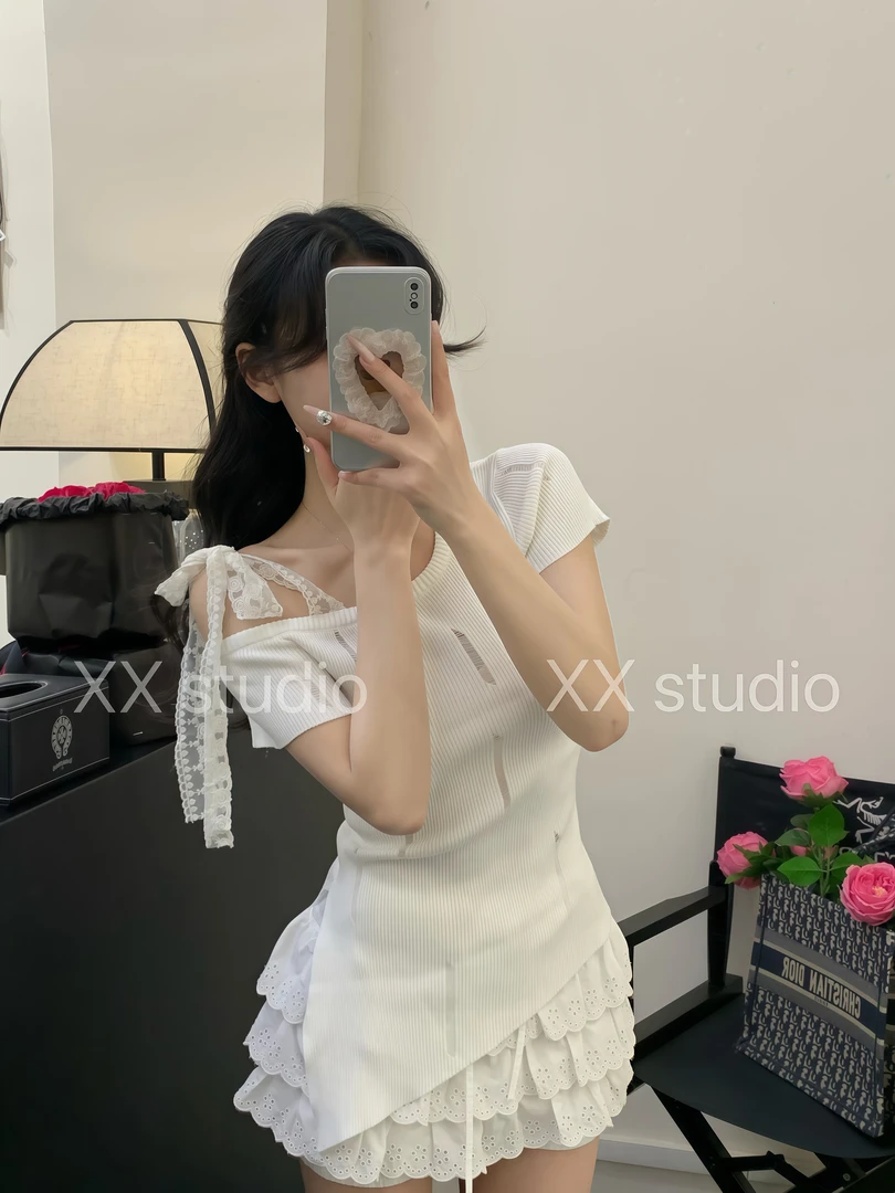 XX“亮色系”甜美辣妹个性破洞斜肩针织衫蕾丝肩带收腰修身针织小衫