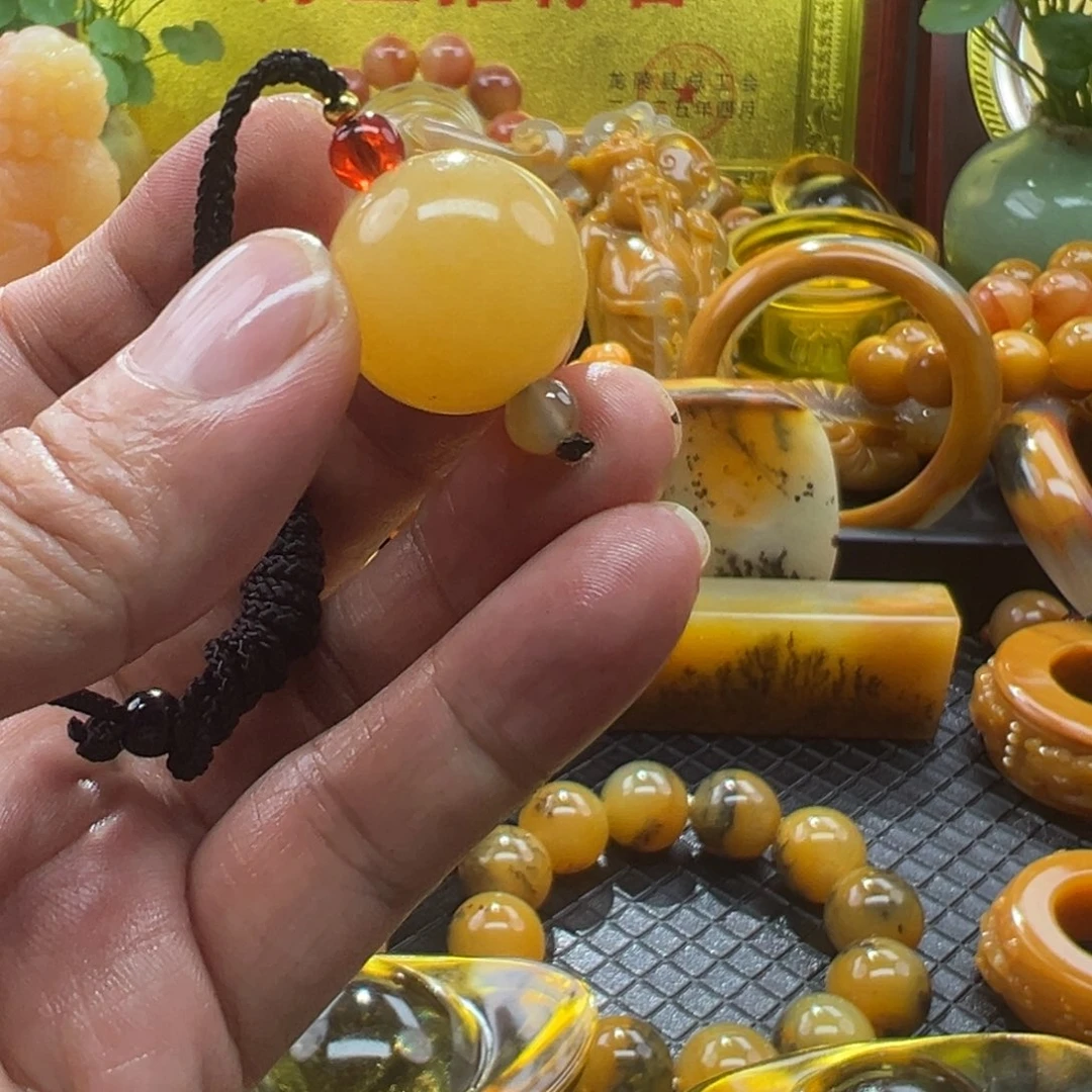 石英质玉未镶嵌颈饰