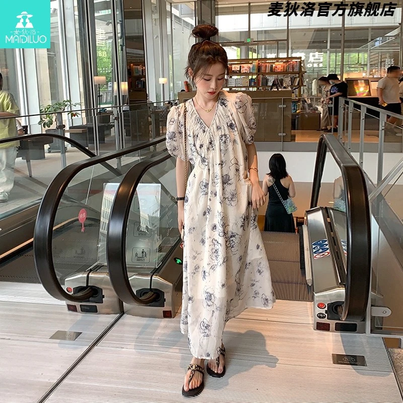 【精品】碎花连衣裙女夏季2025年新款法式复古高级感绝美奶长裙子