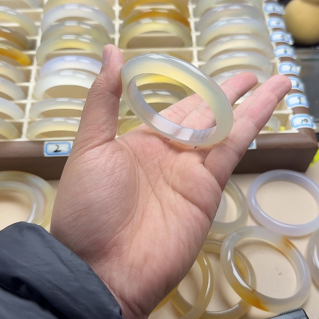 玛瑙/玉髓未镶嵌手镯58.1圈口