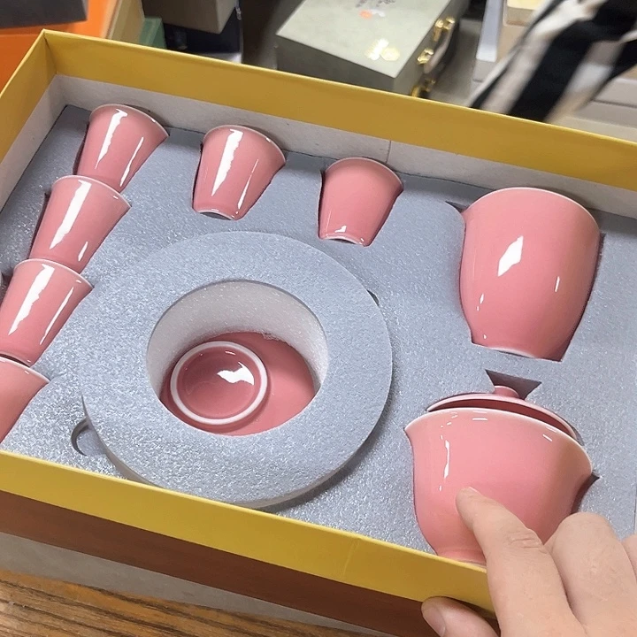 孤品茶具套装等。