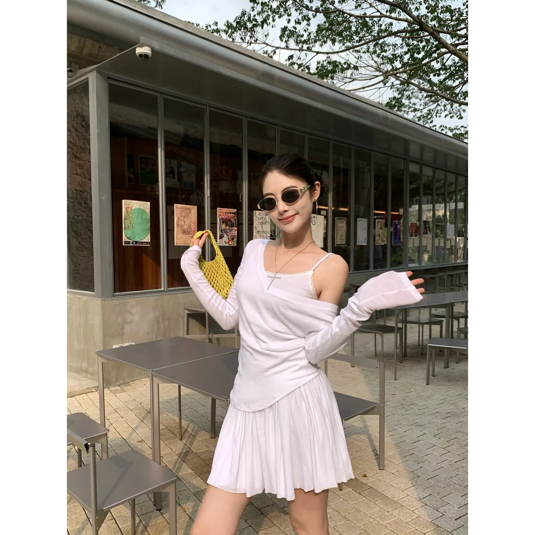 休闲减龄吊带背心v领防晒上衣套装女韩系纯欲a字百褶半身裙三件套