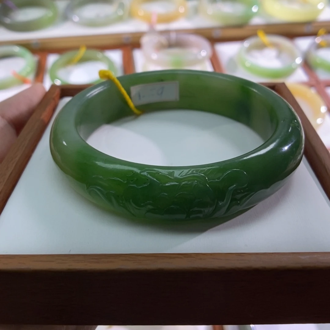 【闪购商品】未镶嵌手镯和田玉（碧玉）