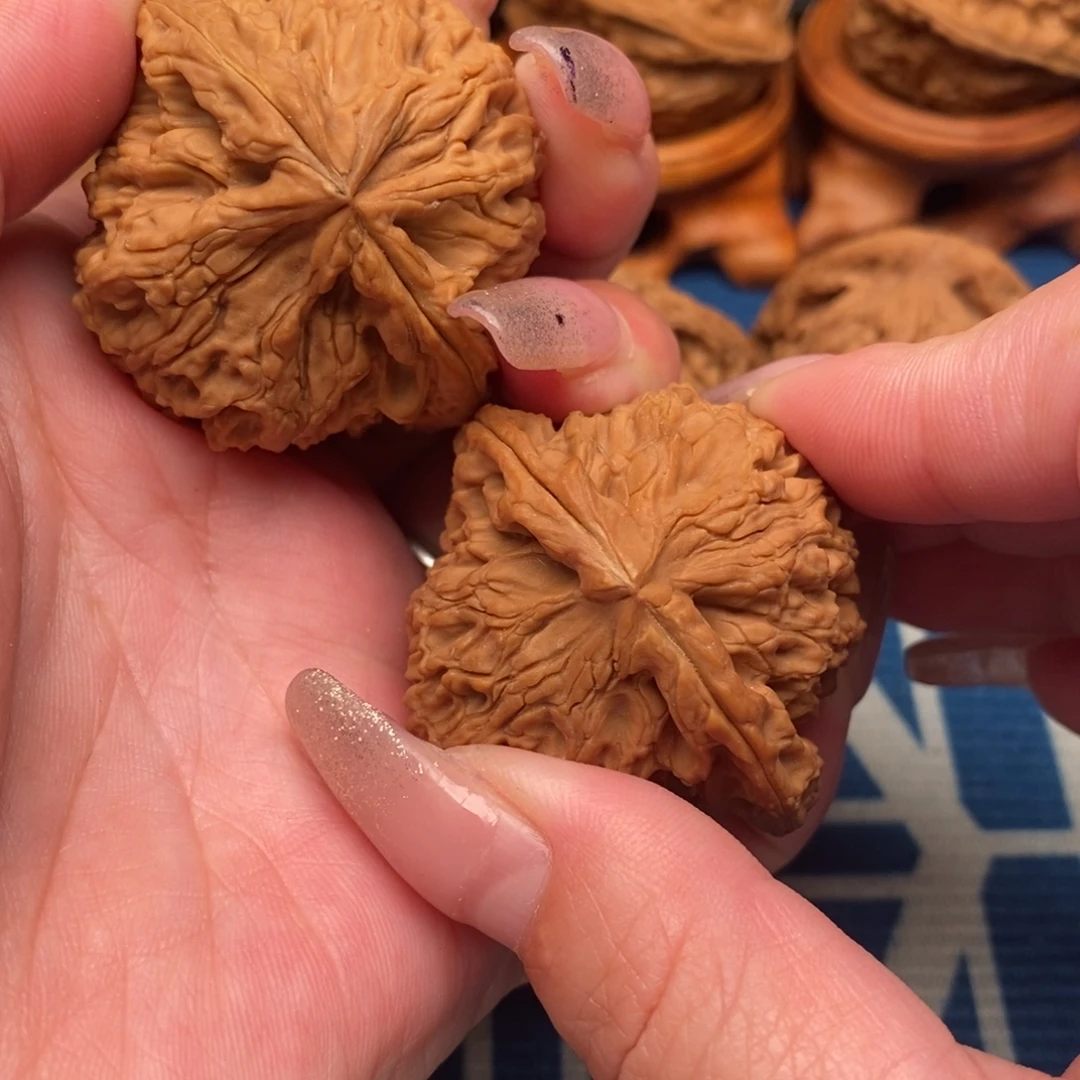 L***…吊坠文玩核桃南疆