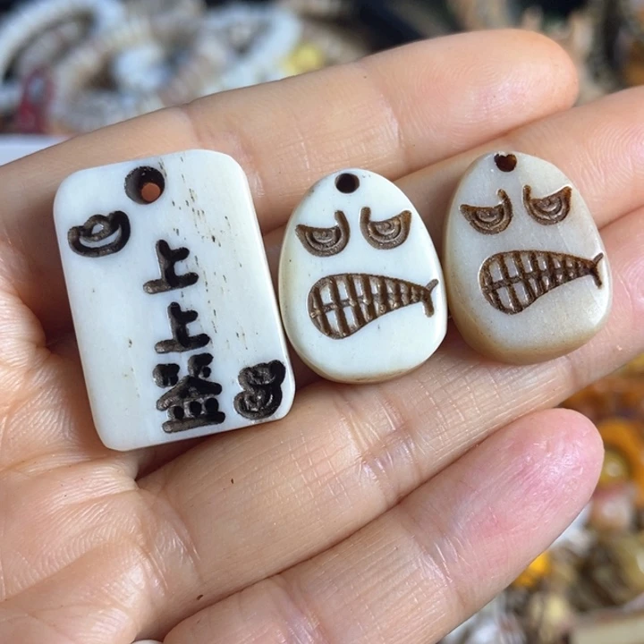 准***单配饰驼骨雕刻一起出