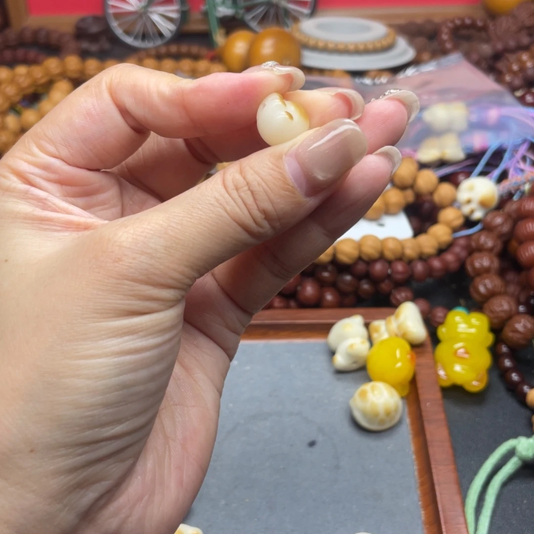 梦****猴头核桃配饰猫爪