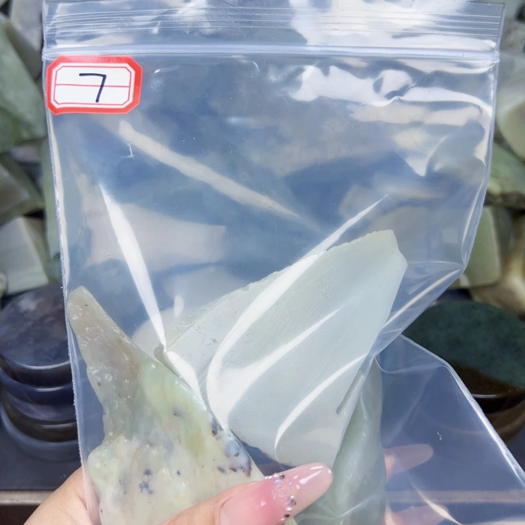 和田玉和田玉边角料未镶嵌