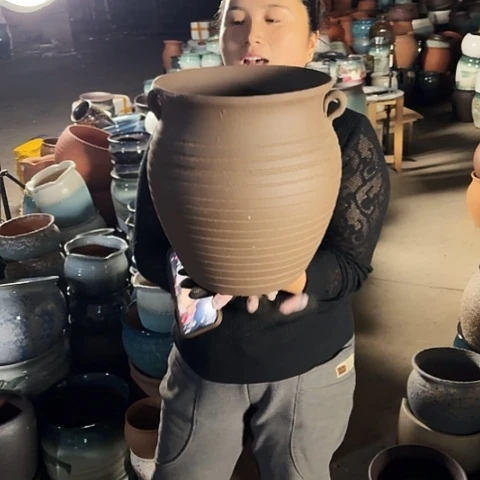 25口30高瑕疵口裂。