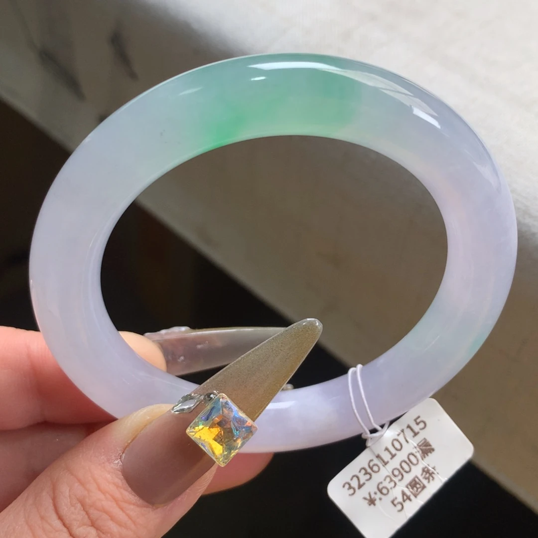 翡翠手镯未镶嵌糯冰淡春彩圆条