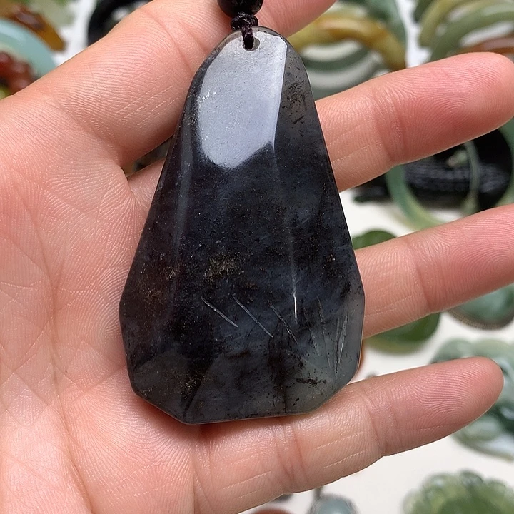 蛇纹石玉未镶嵌挂件