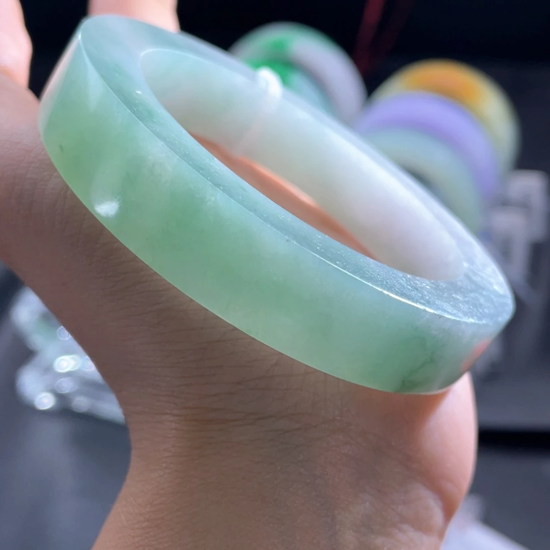 未镶嵌手镯定制翡翠